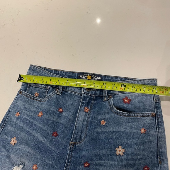 Lucky Brand Jeans - Picture 2 of 4